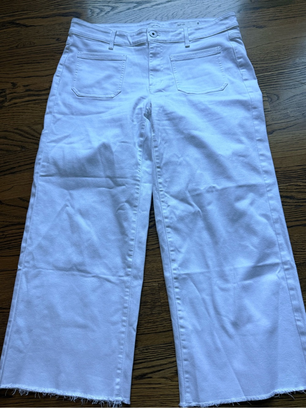JJill New Never Worn White Wide Leg Fringed Crop. Front/Back Pockets . Size 8